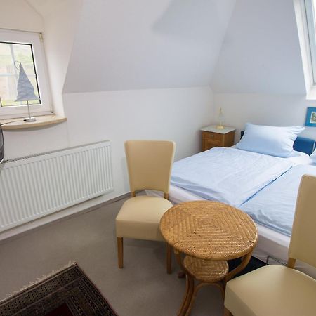 Hotel zur Post - Burg an der Mosel Zimmer foto